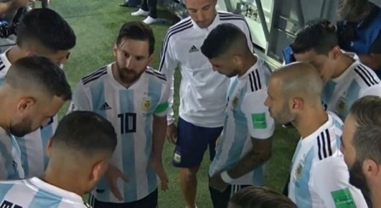 Marcos Rojo ka zbuluar se çfarë u kishte thënë kapiteni Lionel Messi bashkëlojtarëve në tunel para fillimit të pjesës së dytë