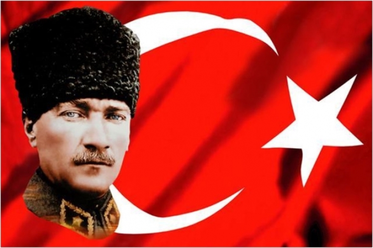 Kemal Ataturku kishte marrëdhënie me 'vajzën' e tij? Turqia arreston 2 historianët