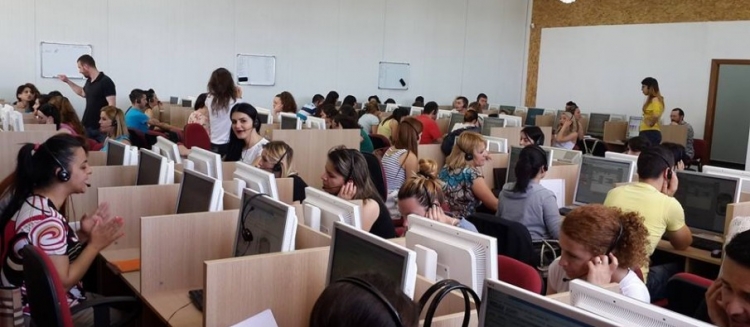 Nga 1 prilli 97% e bizneseve të call center në Shqipëri do të mbyllen