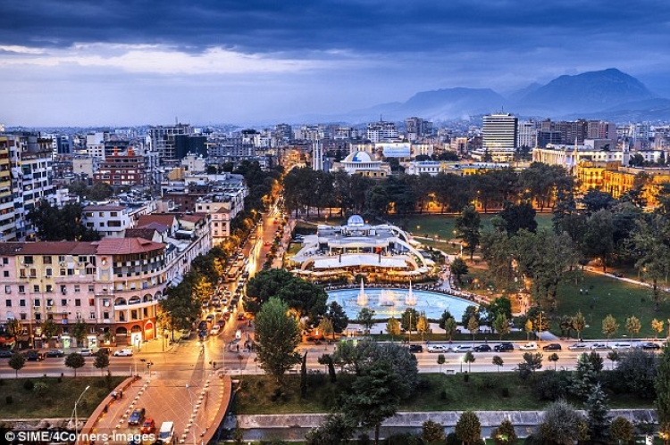 Përqendrimi në kryeqytet, Tirana grumbullon 30% të popullsisë shqiptare