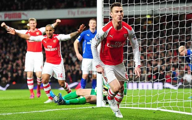 Arsenal mund Leicester-in 2-1 në sekondat e fundit