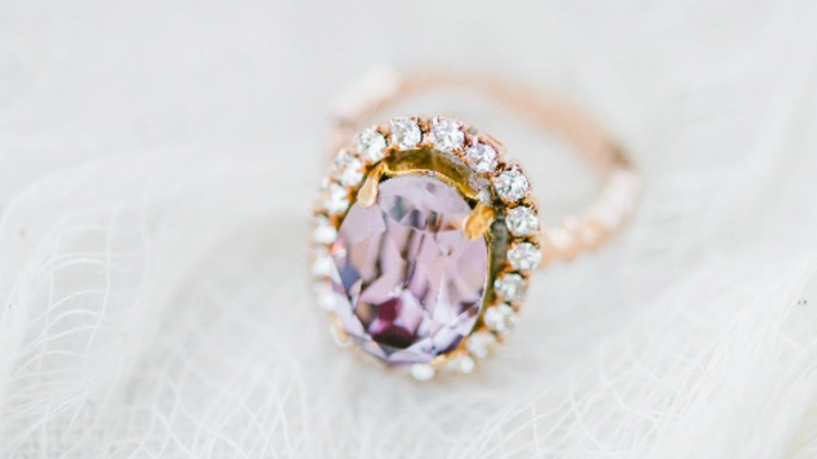 Prag fejese dhe ende nuk keni zgjedhur unazën? 'Brides'  ju sjell unazat ideale për ju [FOTO]
