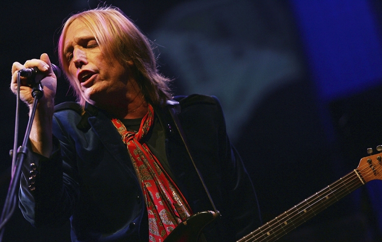 Legjenda e rock-ut Tom Petty, vdes pas një arresti kardiak