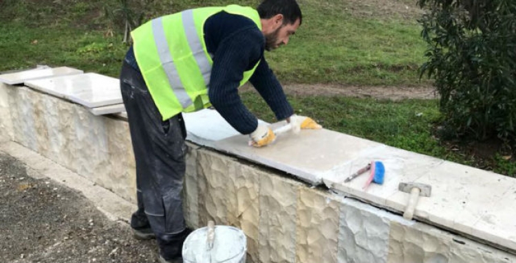 Bashkia Tiranë rehabiliton monumentet tek Parku i Liqenit