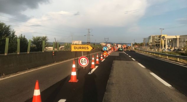 Kush lëviz me automjete KUJDES, ARRSH nxjerr njoftimin, sërish punime në autostradën Tiranë-Durrës