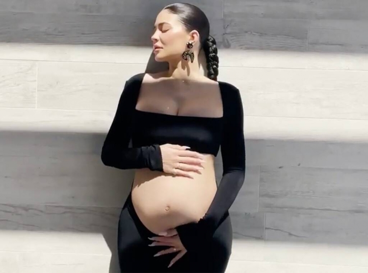 Kylie Jenner shtatzënë për herë të dytë, zbulohet gjinia e bebit