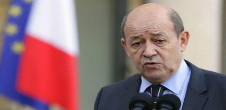 Le Drian: 800 mijë emigrantë në Libi në pritje të nisjes drejt Evropës