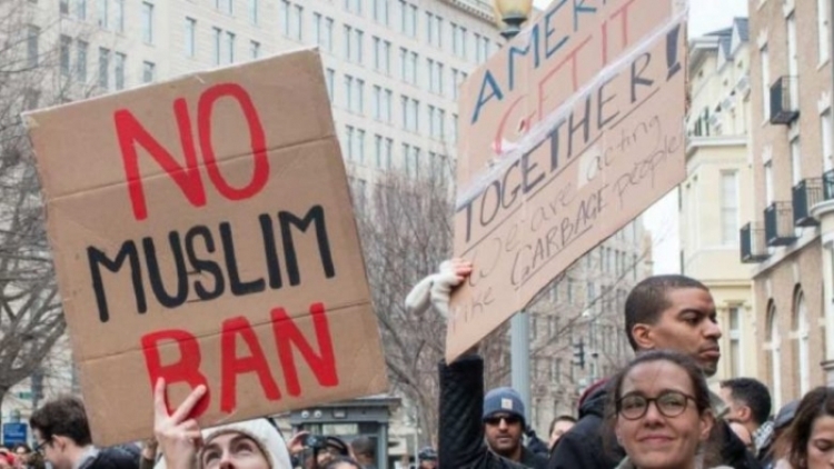 Gjykata supreme mbështet urdhrin e presidentin Trump, 6 vende myslimane nuk lejohen në SHBA