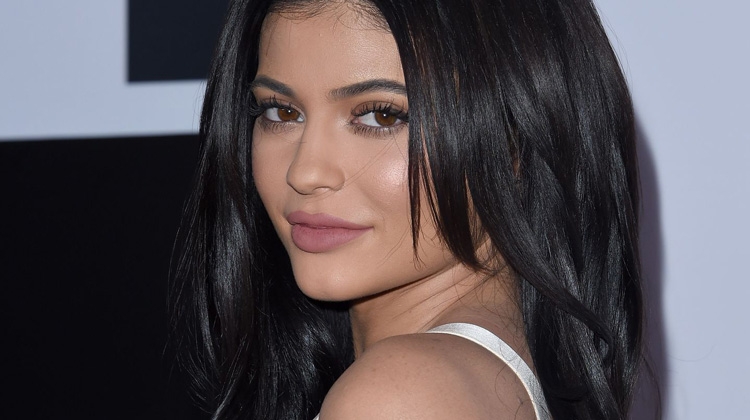 Kylie Jenner në krahët e një modeli 17-vjeçar! Ku Tyga?