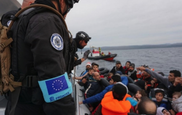 Mediet britanike e gjermane akuza Frontex: Investigimi nxori në pah dhunën barbare ndaj refugjatëve