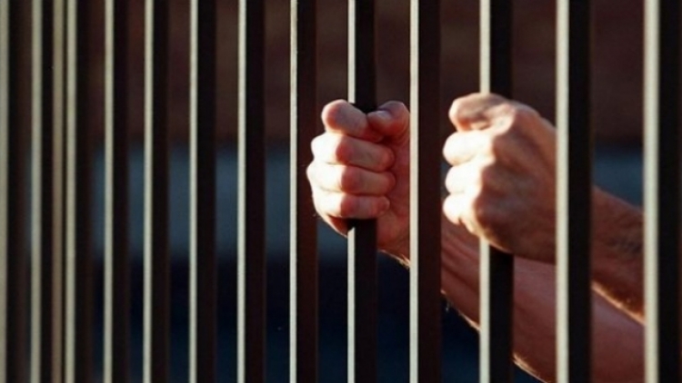 Histori e rrallë të dënohesh se mban në burg 7 qind lekë