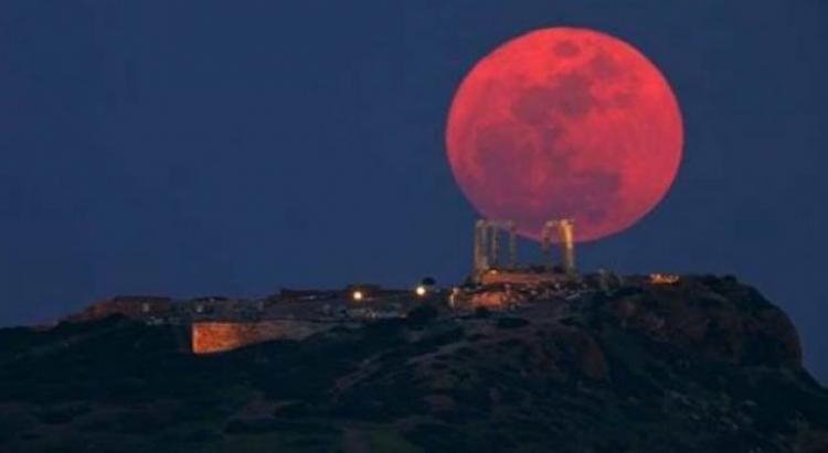 'Hëna e përgjakur'. Bëhuni gati për eklipsin më të gjatë të shekullit, ja kur ndodh