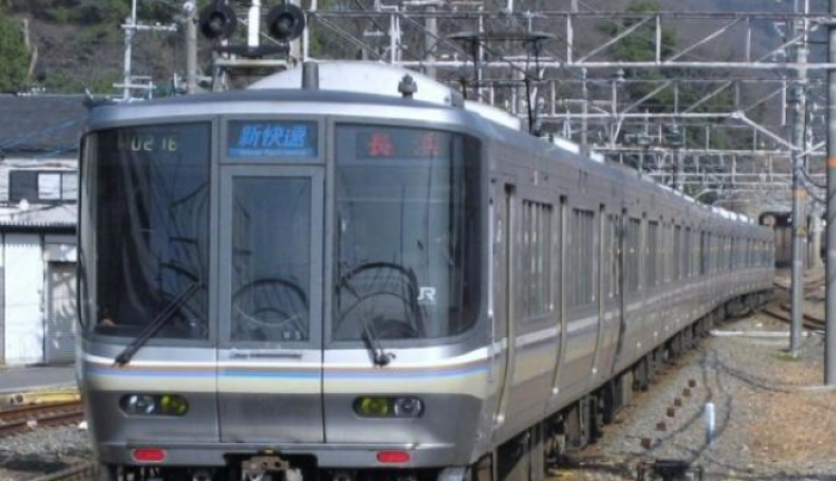 Në Japoni treni niset 25 sekonda më herët, 'çmendet' kompania