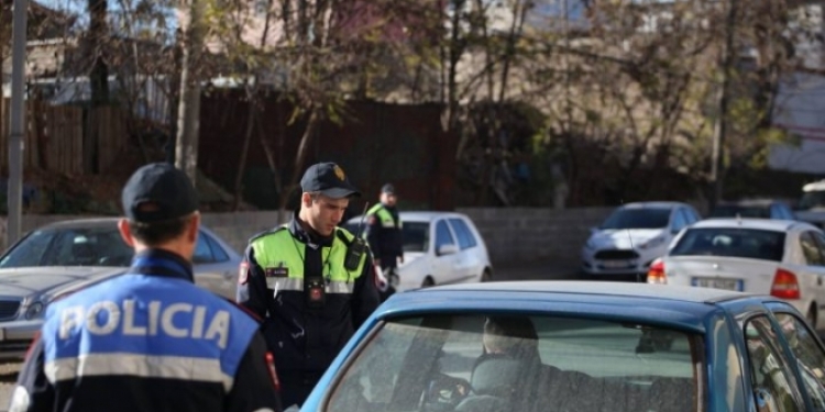 Gjirokastër, transportonin algjerianin për 300 euro, arrestohen një burrë e një grua