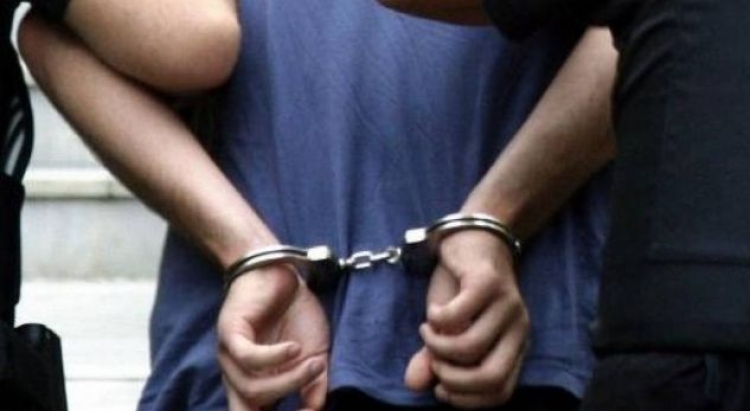 Lushnjë, ishin shpallur në kërkim për vjedhje, arrestohen 2 të rinj