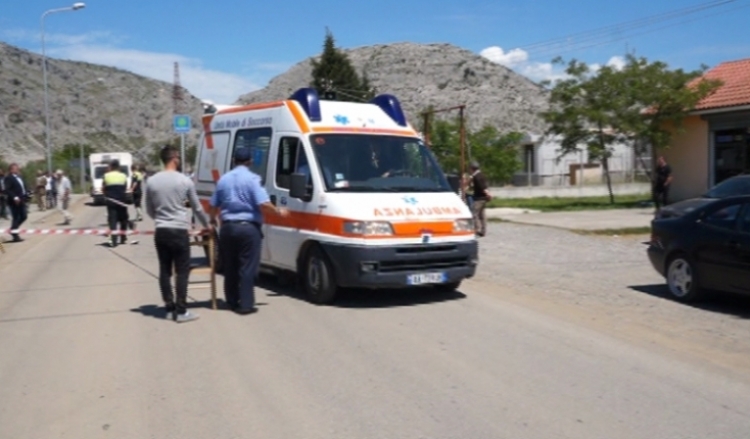 Fier, makina përplas një grua të moshuar, arrestohet shoferi 58-vjeçar Aristir Moçi