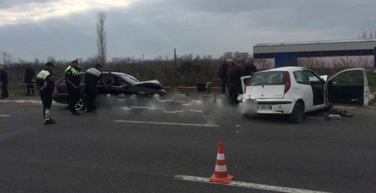 U përplasën nga ''Benz-i'' që po ecte në krahun e gabuar, ndërron jetë shoferja... [FOTO]