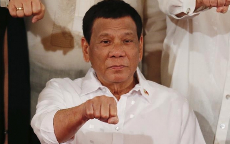 Presidenti i Filipineve i shpall luftë Kanadasë: Ju rikthejmë mbeturinat