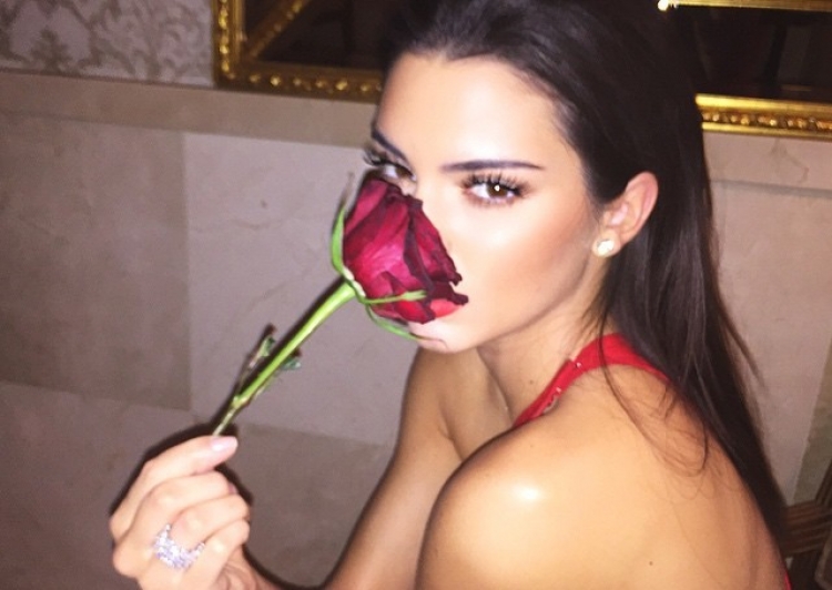 OOPS! Kendall Jenner vetë-deklarohet përdoruese kokaine! [FOTO]