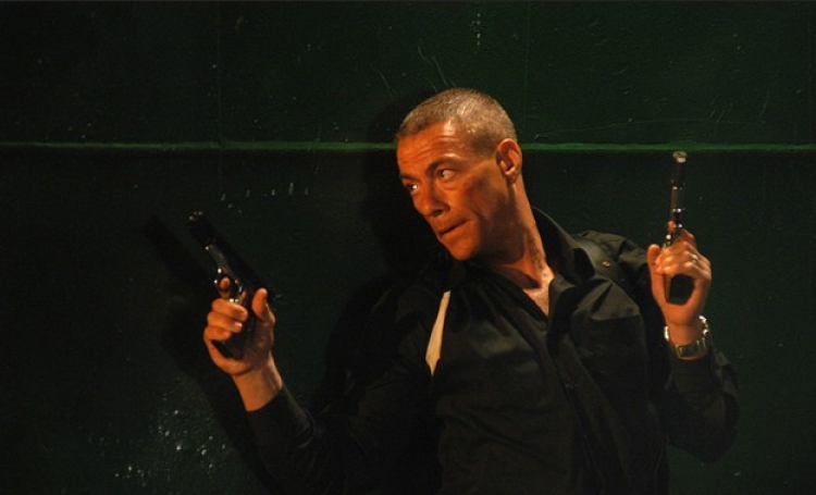 Mos e humbisni këtë film! Van Damme në rolin e një shqiptari, kërkon hakmarrjen ndaj serbëve [VIDEO]