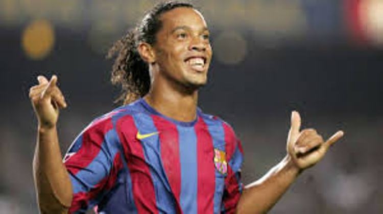 Ronaldinho tregon episodin: Një telefonatë më ndryshoi karrierën