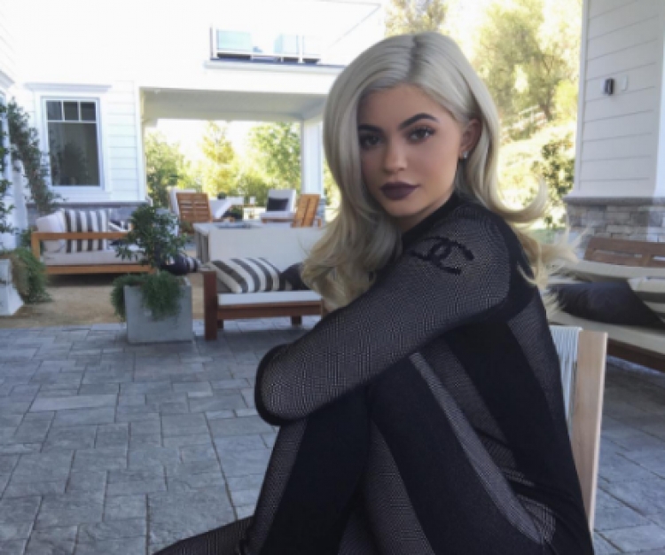 Kylie Jenner  bën gabimin e radhës, por e pëson [FOTO]