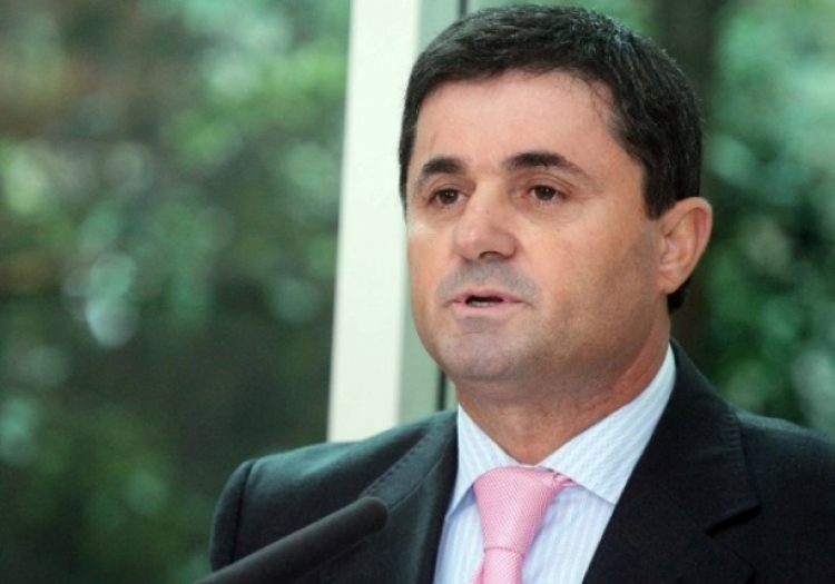 Ish-deputeti i PS-së Piro Lutaj është emëruar nga ministrja e drejtësisë Etilda Gjonaj në postin e drejtorit të Zyrës së Përmbarimit