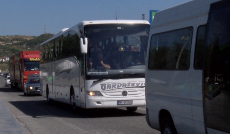 45 ditë punime nga Vora në Fushë-Krujë. Kaos në trafik, shqiptarët dhe turistët të nervozuar [VIDEO]