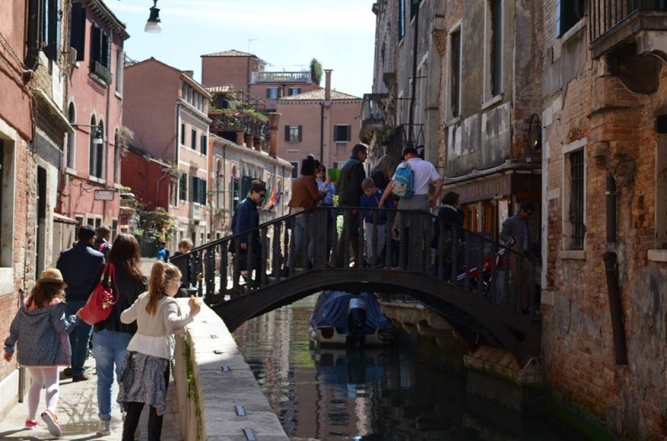 Vendimi që ngriti në këmbë banorët e Venecias. 'Qyteti i Dashurisë' po vdes!