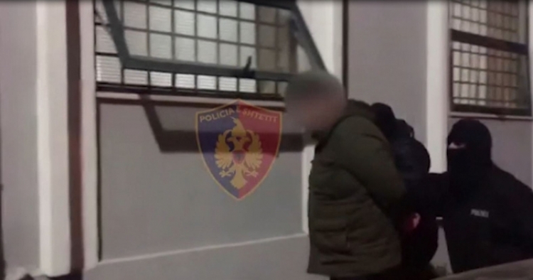 Shkodër, tentoi të transportonte dy sirianë dhe katër palestinezë ilegalisht, arrestohet Agostin Vuçinaj, 46 vjeç