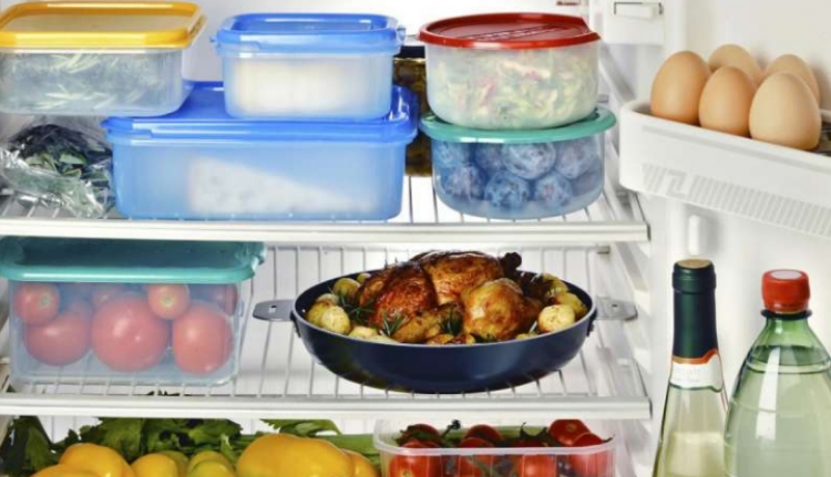 10 ushqimet që s’duhet t’i mbani në frigorifer
