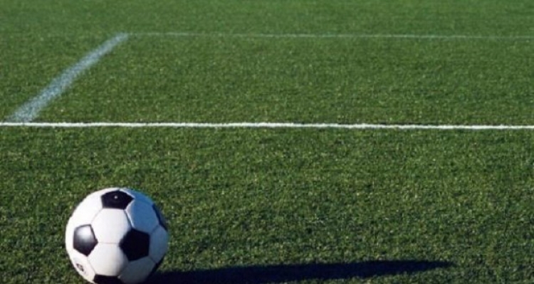 Tragjike/Vdes talenti 14 vjeçar pas një përplasjeje në fushën e lojës[FOTO]