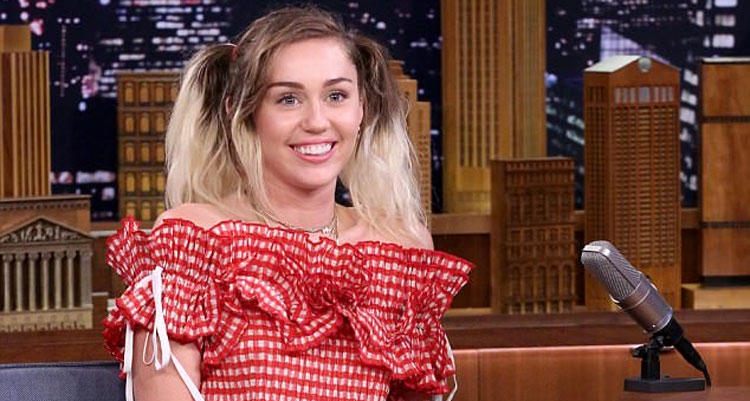 Miley Cyrus bën një deklaratë befasuese mbi gjininë e saj! [VIDEO]