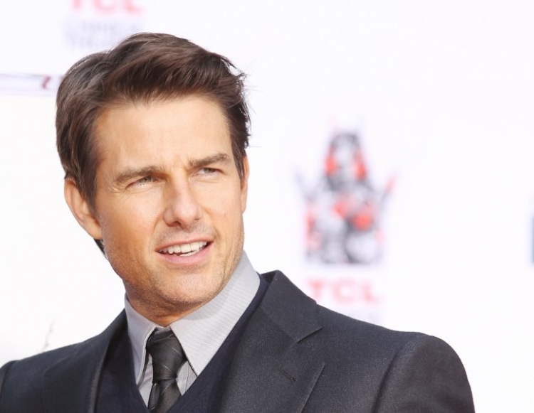 Tom Cruise thërritet nga policia, i'u “ofrua” Kishës për bombardime