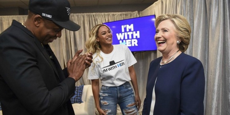 Jay Z dhe Beyonce miratojnë mbështetjen ndaj Hillary Clinton si të ftuarit e saj specialë [FOTOVIDEO]