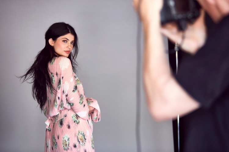 Kylie Jenner bën diçka të pazakontë për setin e ri fotografik [FOTO]