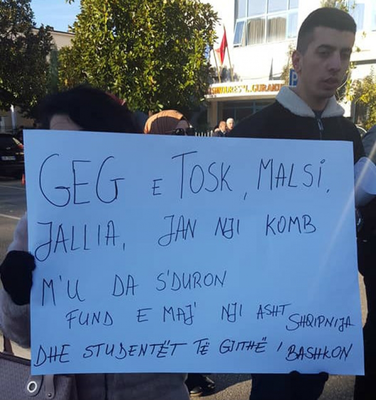 Fantazia e studentëve nuk ka limite! Meme të reja…[FOTO]