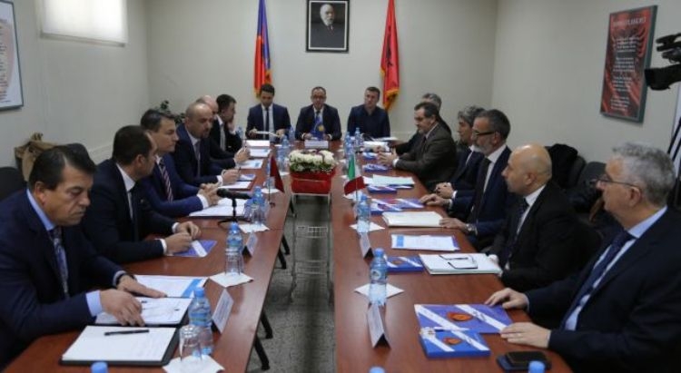 Krerët e policisë Italiane, Shqiptare dhe Kosovare kanë zhvilluar takim në Tiranë në kuadër të luftës kundër terrorizmit