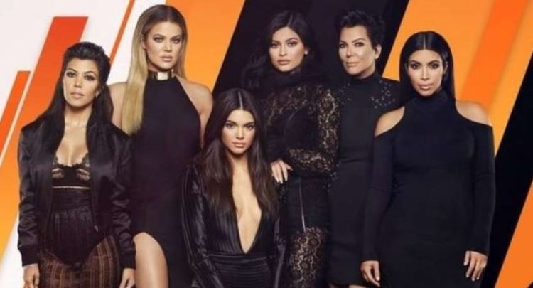 Kim Kardashian publikon kartolinën e Krishtlindjes, portreti familjar nuk është i plotë [FOTO]