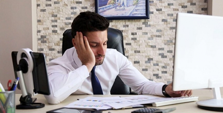 Pesë këshilla si të lini pas krahëve shqetësimet e punës