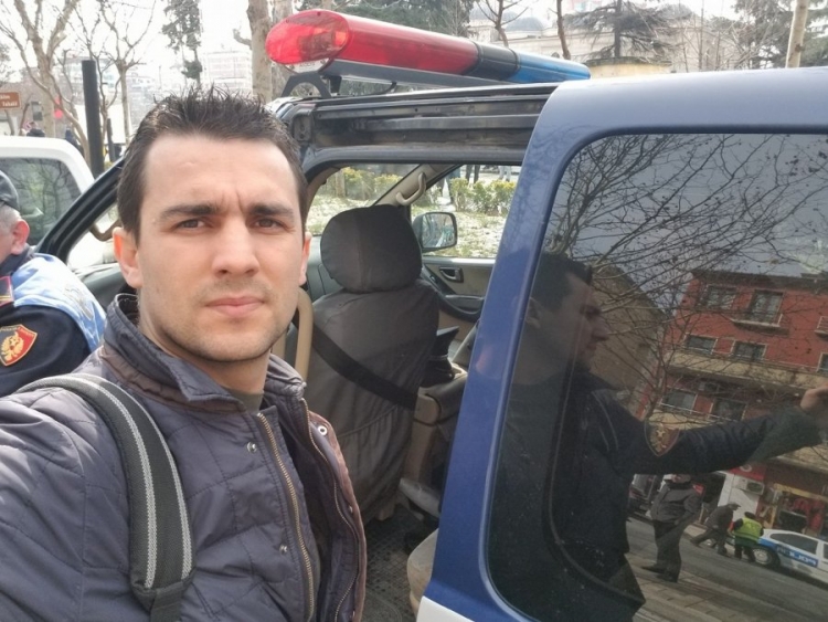 Protestoi kundër fabrikës së plehrave në Verri, policia ndalon avokatin Adriatik Lapaj