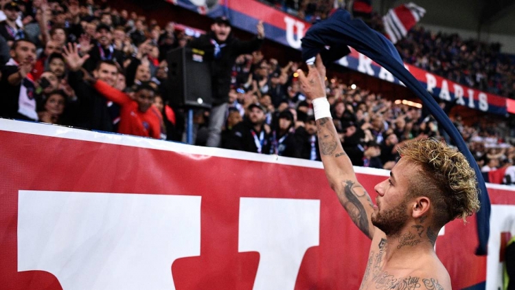 Të takosh tifozët është më e vështirë seç duket! Ja shuma marramendëse që Neymar merr nga PSG-ja