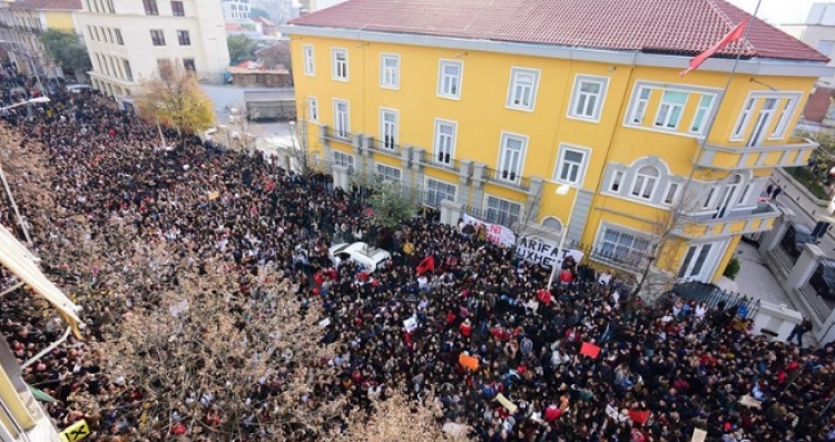 VKM për bursat dhe tarifat e studentëve, reagon Ministria e Arsimit: Ja kur do të lëvrohet fondi për universitetet