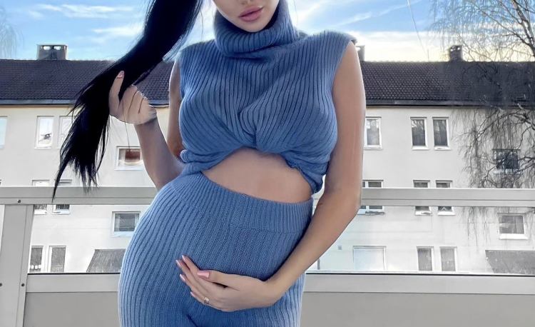 Ish-banorja e famshme e BB zbulon barkun e rrumbullakosur vetëm në të brendshme (FOTO)