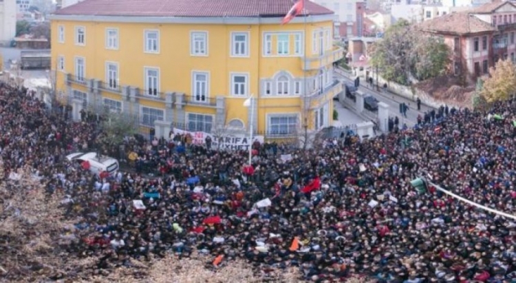 Reagon grupimi i studentëve që nisi protestat në dhjetor: Ne nuk ishim ''vandalë''