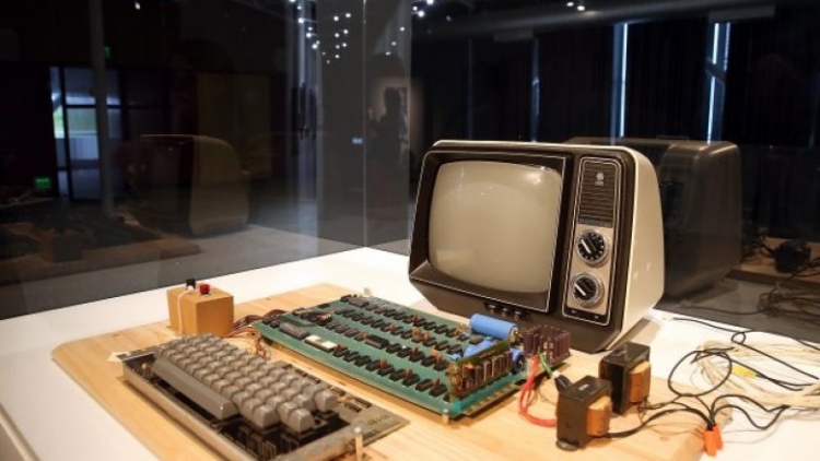 ‘Kompjuteri i parë legjendar’ shitet për 375  mijë dollarë