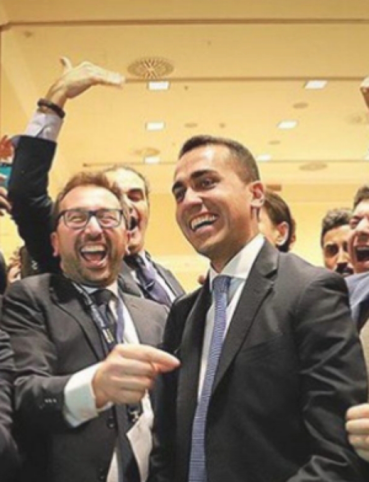Zgjedhjet në Itali, Lëvizja 5 Yjet pas suksesit e hapur për dialog