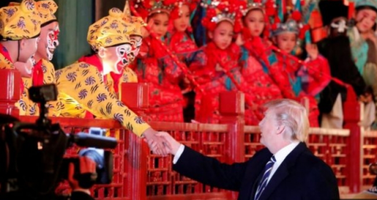 Kur kinezët presin me madhështi Donald Trump