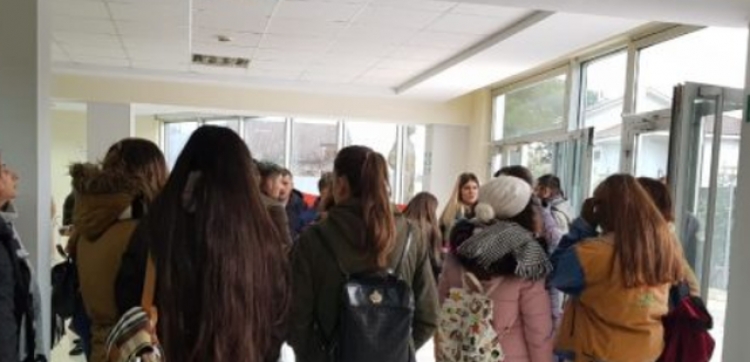 Ministria e Arsimit vendos të zhvendosë studentët e Juridikut që duan të bëjnë mësim