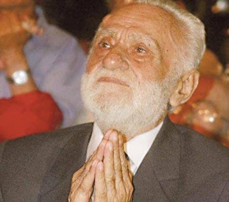 95-vjetori i Kadri Roshit, Ministria e Kulturës i bën një dedikim: Jetoi me skenën dhe...
